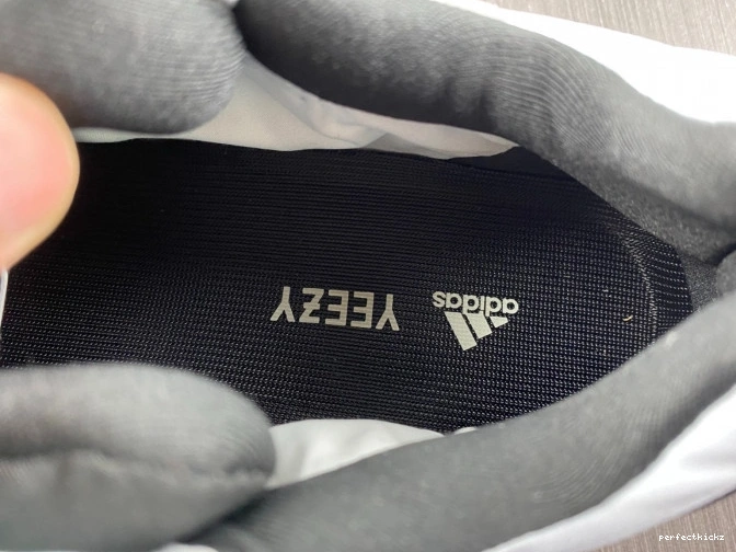 Adidas Tint Blue GZ0711 MNVN 700 Yeezy Boost 0812
